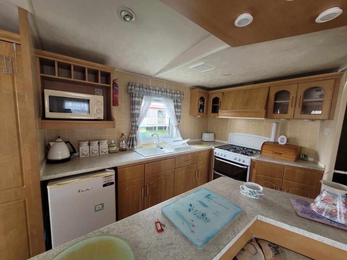 S313 3 Bed Caravan Golden Palm Чапъл Сейнт Лионардс Екстериор снимка